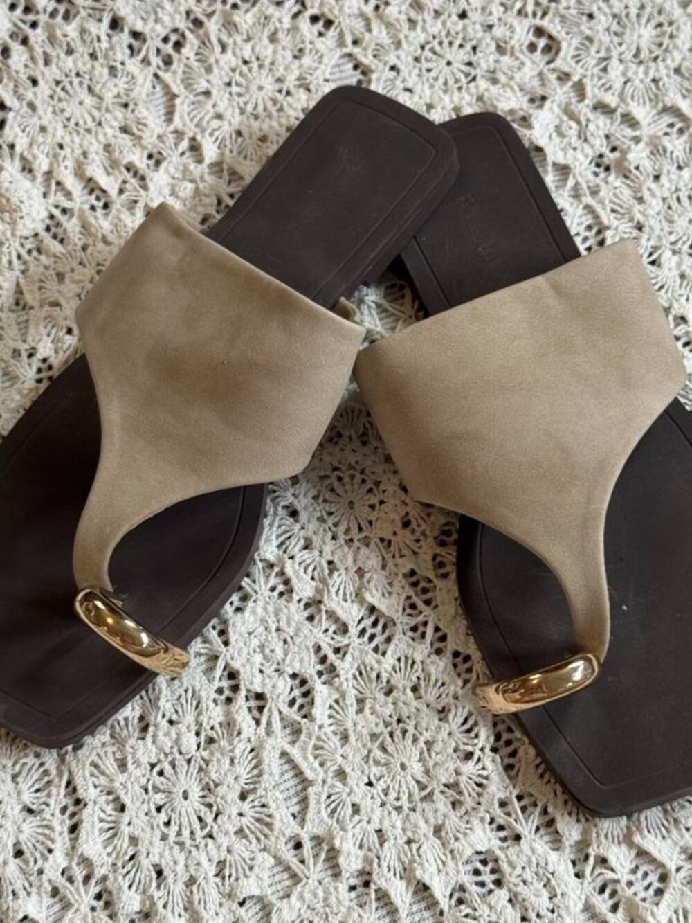 BRONZE SNAKE Women's Brown and Gold Sandals